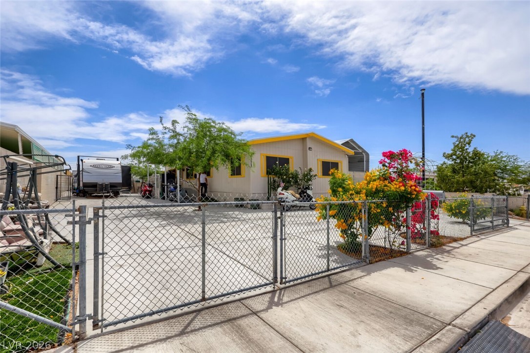 6073 Shenandoah Avenue