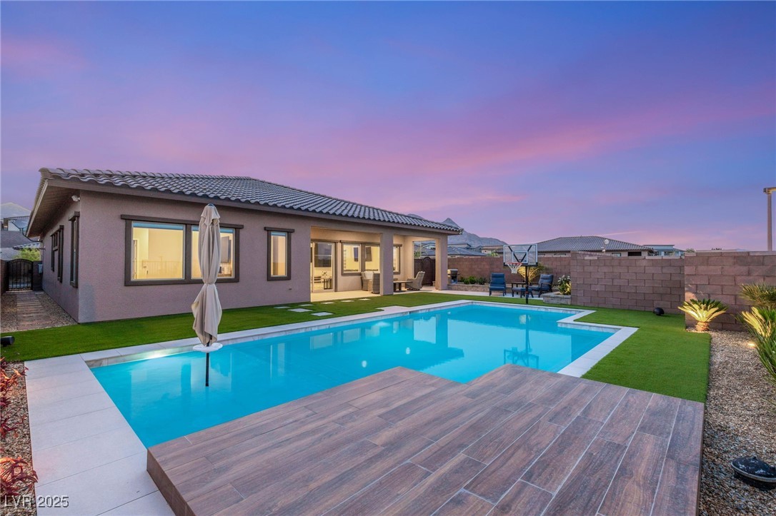 Properties 1 186 Vista Balla Avenue