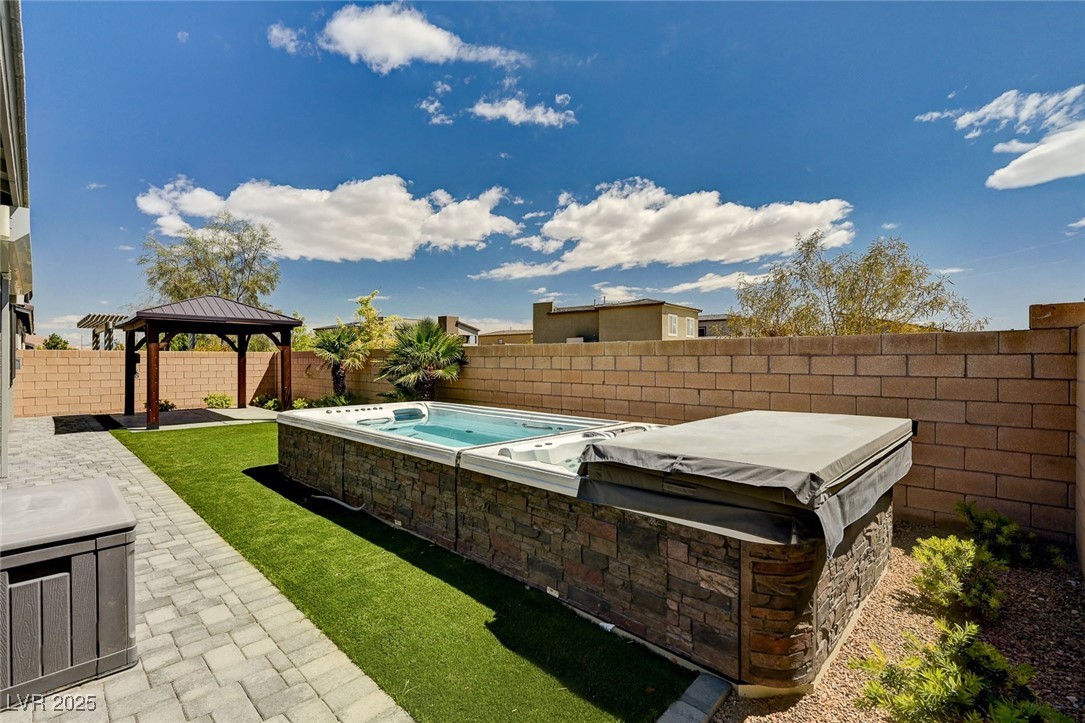 9638 Smiley Creek Street