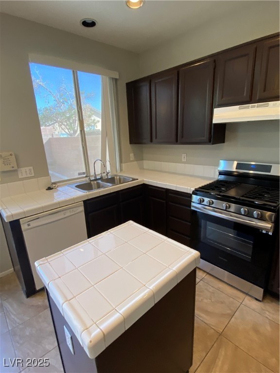 Las Vegas, Nevada 89147, United States, 4 Bedrooms Bedrooms, ,3 BathroomsBathrooms,Residential,Active,212887