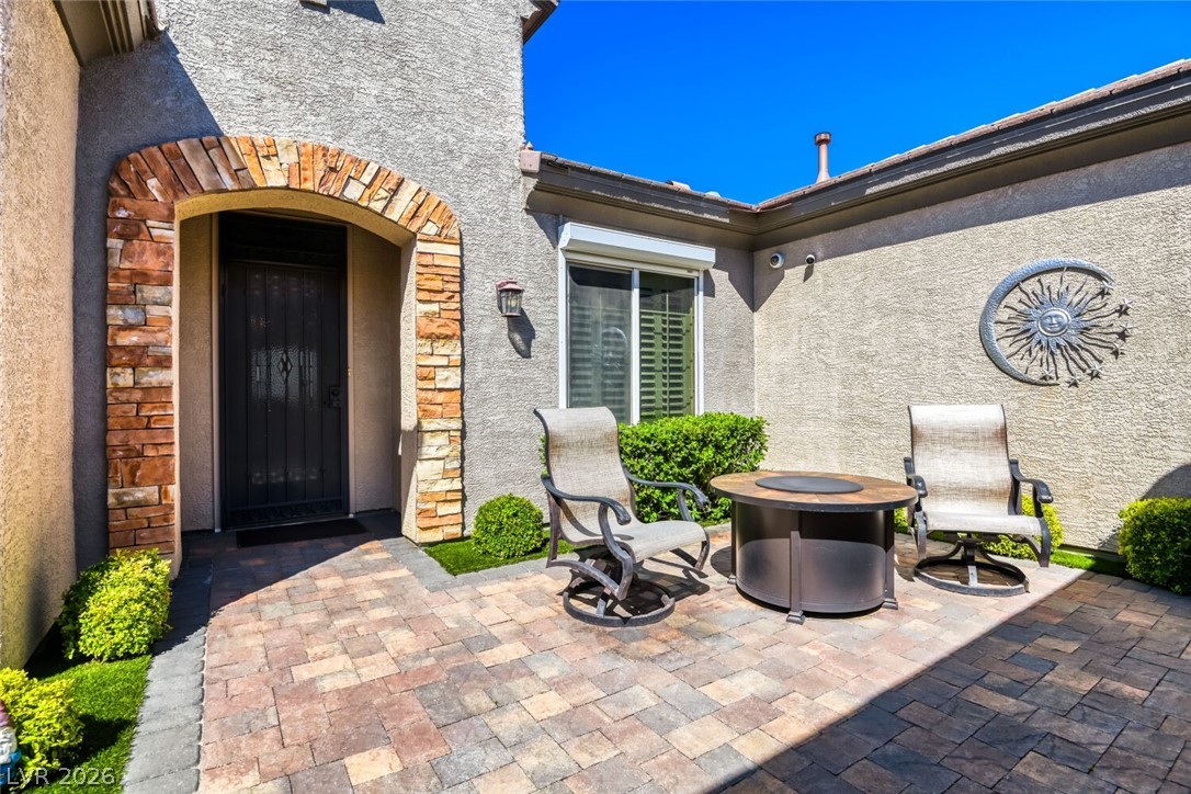 2744 Olivia Heights Avenue