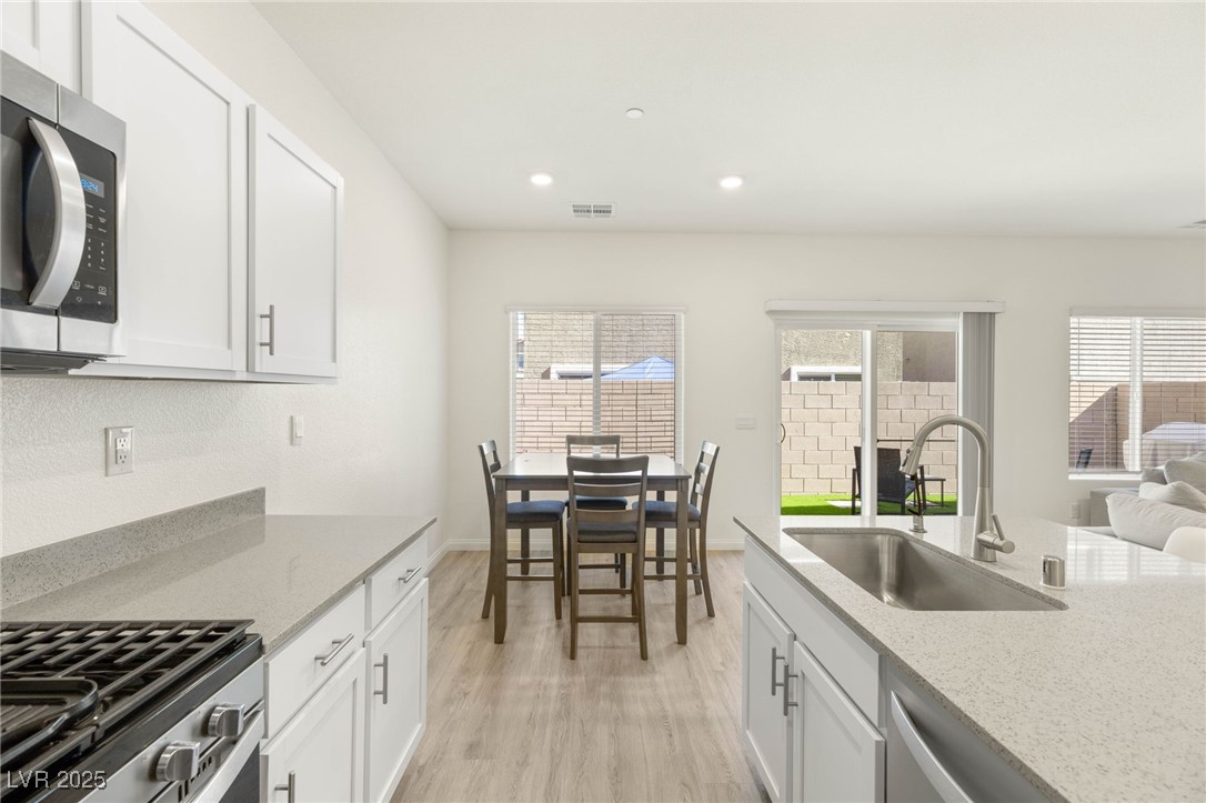 Las Vegas, Nevada 89141, United States, 3 Bedrooms Bedrooms, ,2 BathroomsBathrooms,Residential,Active,195273