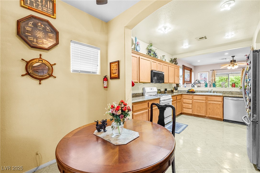 7724 Somerhill Point Way, Las Vegas, Nevada image 8