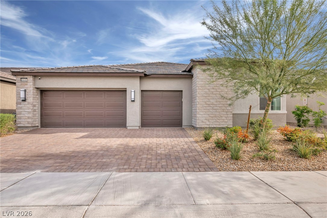 6618 N Palmer Estates Street