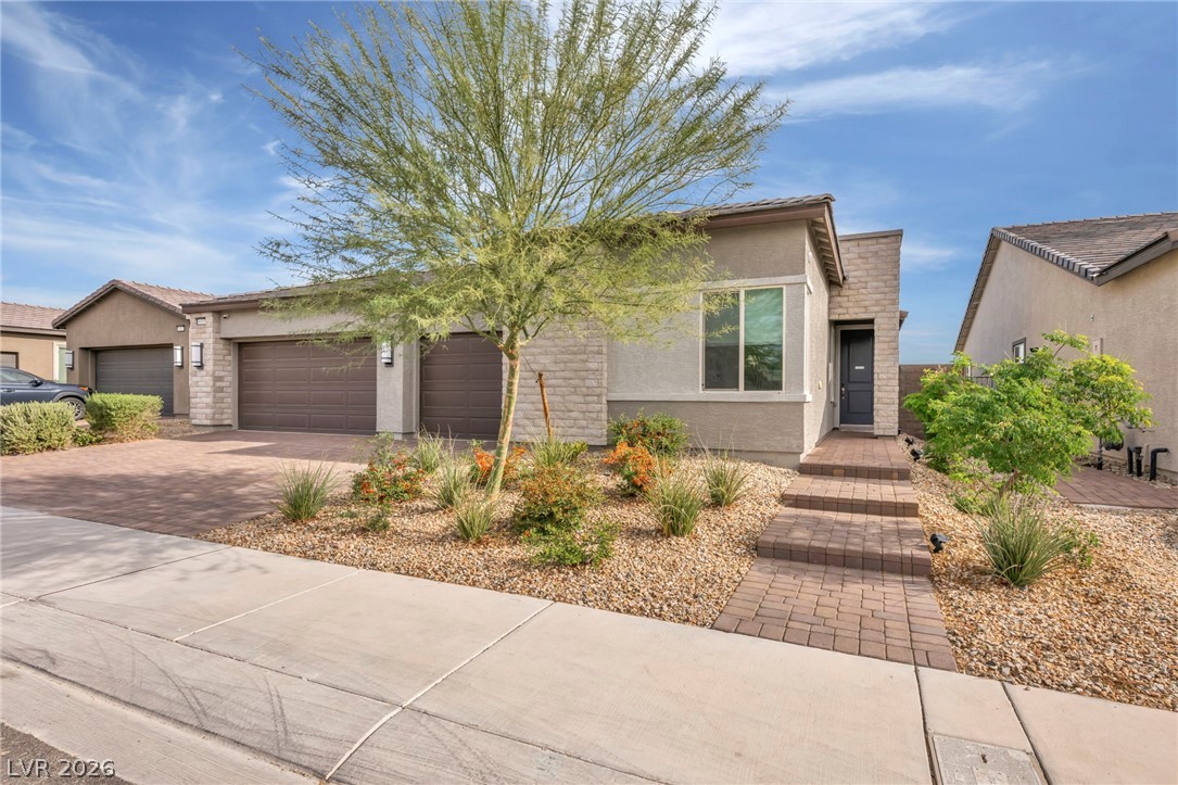 6618 N Palmer Estates Street