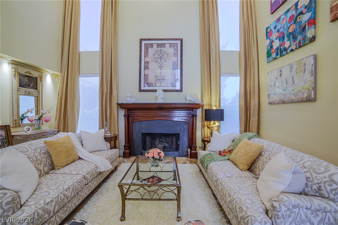 2863 Queens Courtyard Drive