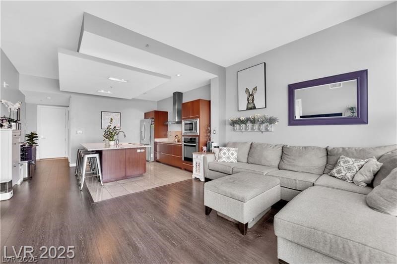 4471 Dean Martin Drive 2204