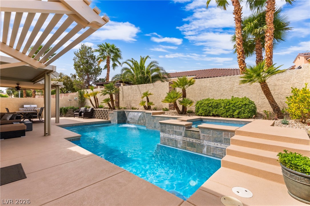 7591 Apache Cliff Street
