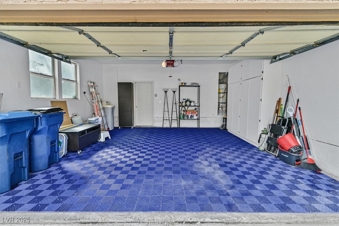 Las Vegas, Nevada 89121, United States, 3 Bedrooms Bedrooms, ,3 BathroomsBathrooms,Residential,Pending,205311