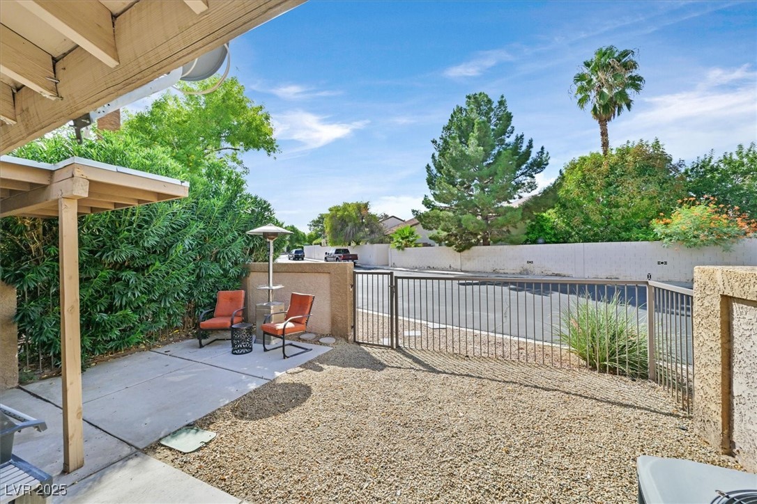 Las Vegas, Nevada 89121, United States, 3 Bedrooms Bedrooms, ,3 BathroomsBathrooms,Residential,Pending,205311