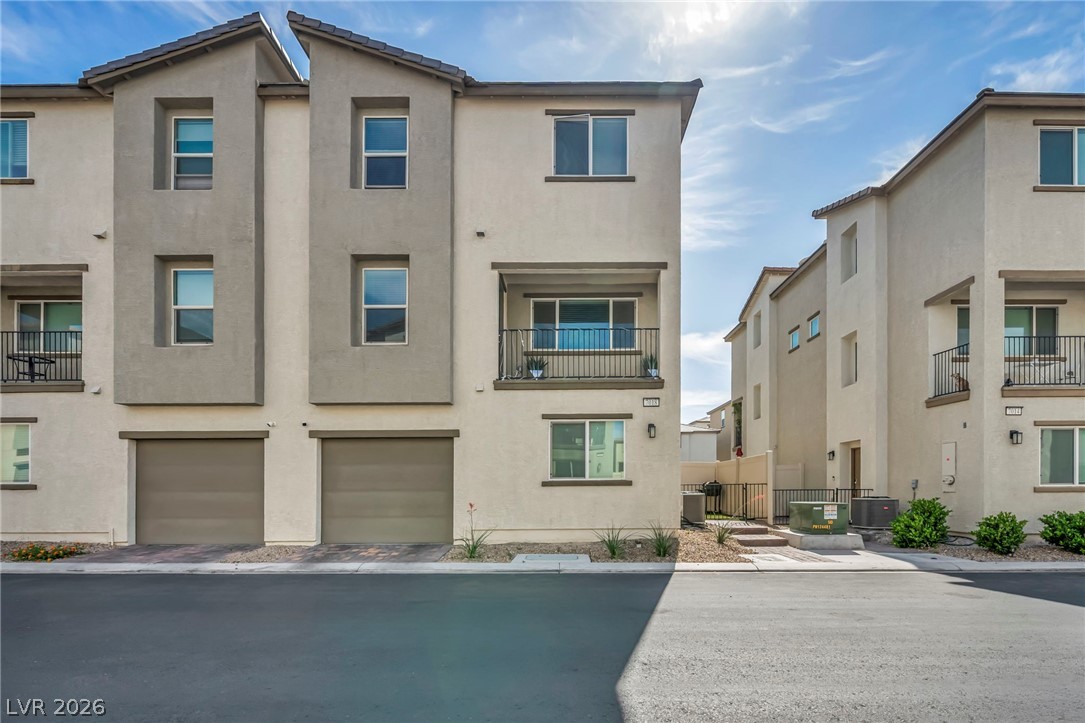 7018 Spicy Merlot Street