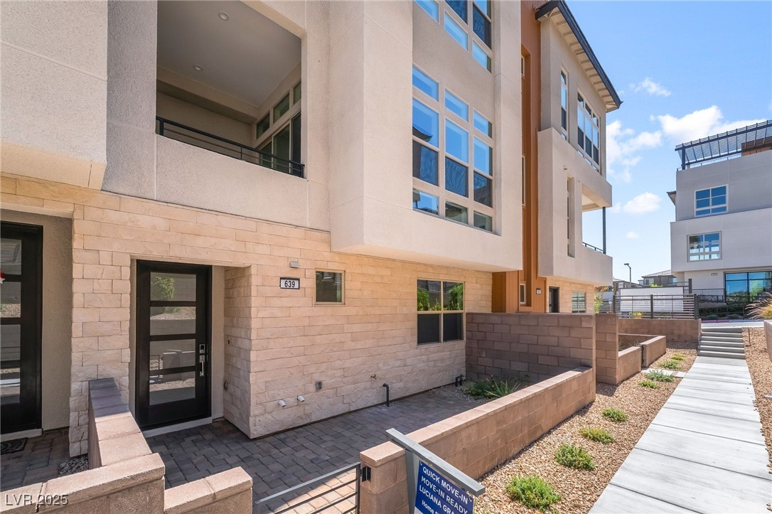 639 Spotted Falcon Street