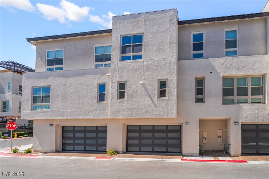 639 Spotted Falcon Street