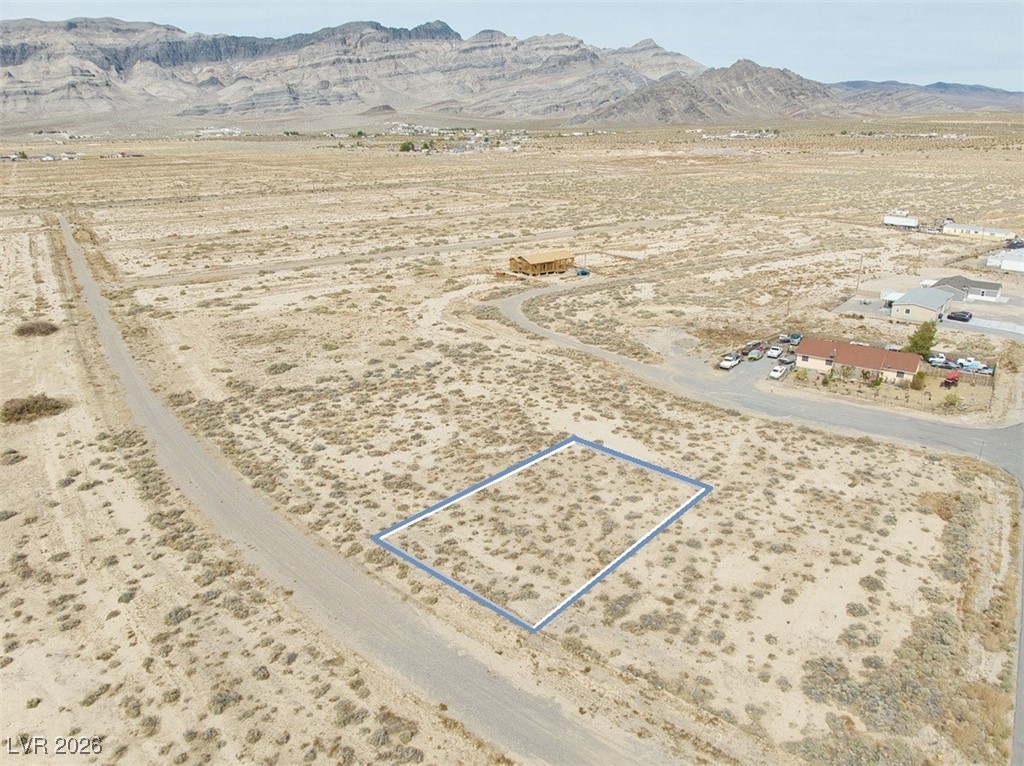 700 W Nikki Way