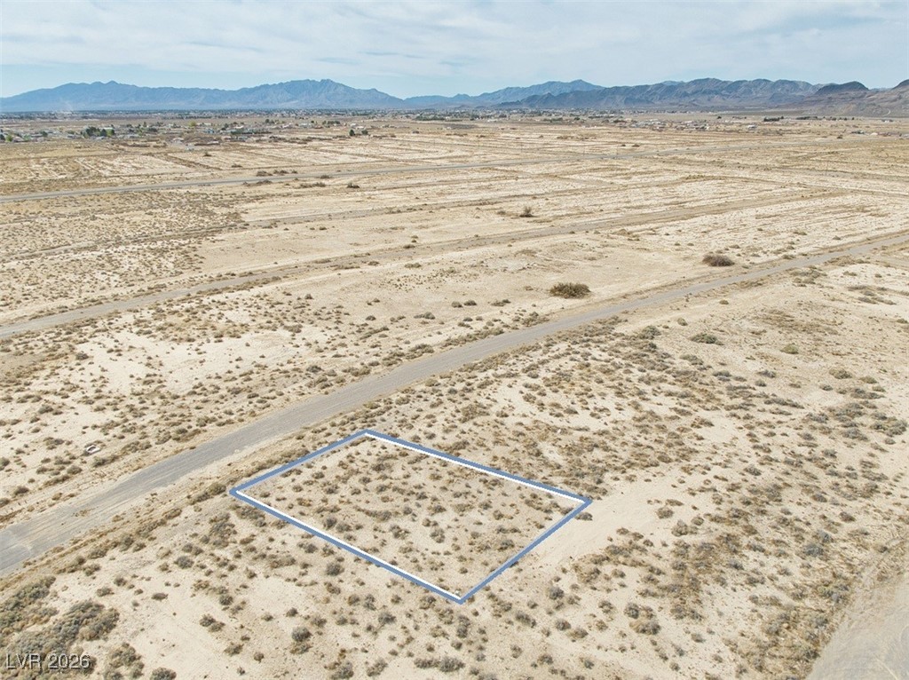 700 W Nikki Way