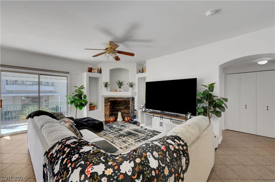 6201 E Lake Mead Boulevard 168