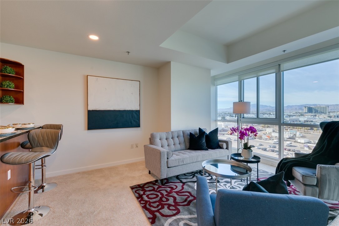 4525 Dean Martin Drive 904