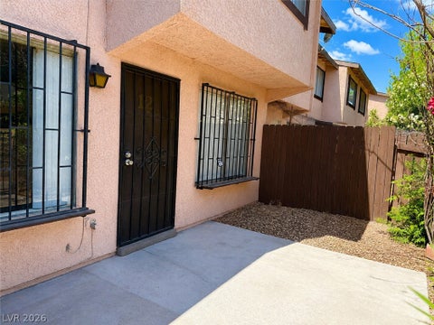 Townhouse For Sale - 4338 Caliente Street #12<br/> Las Vegas, NV 89119