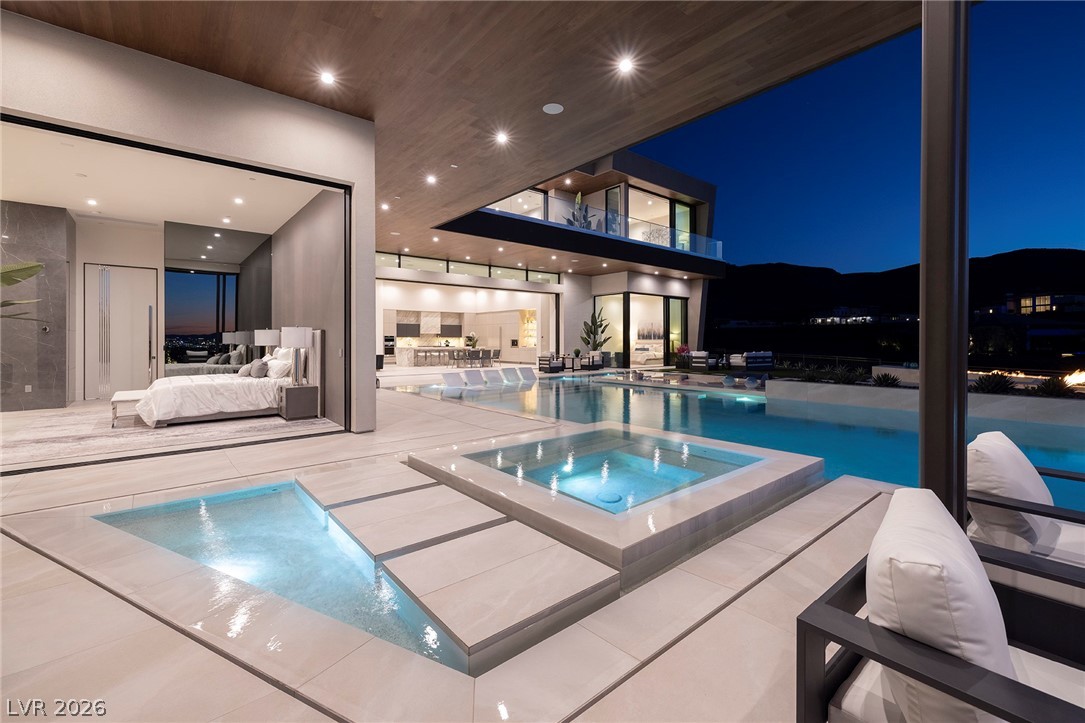 19 Boulderback Drive