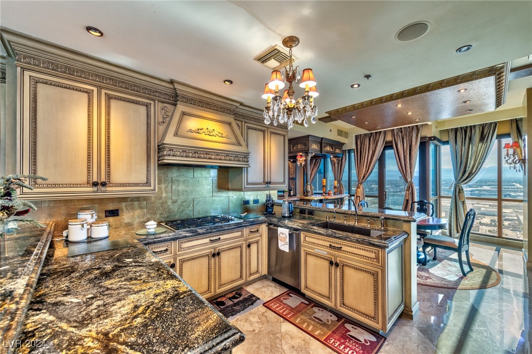 4575 Dean Martin Drive 1812