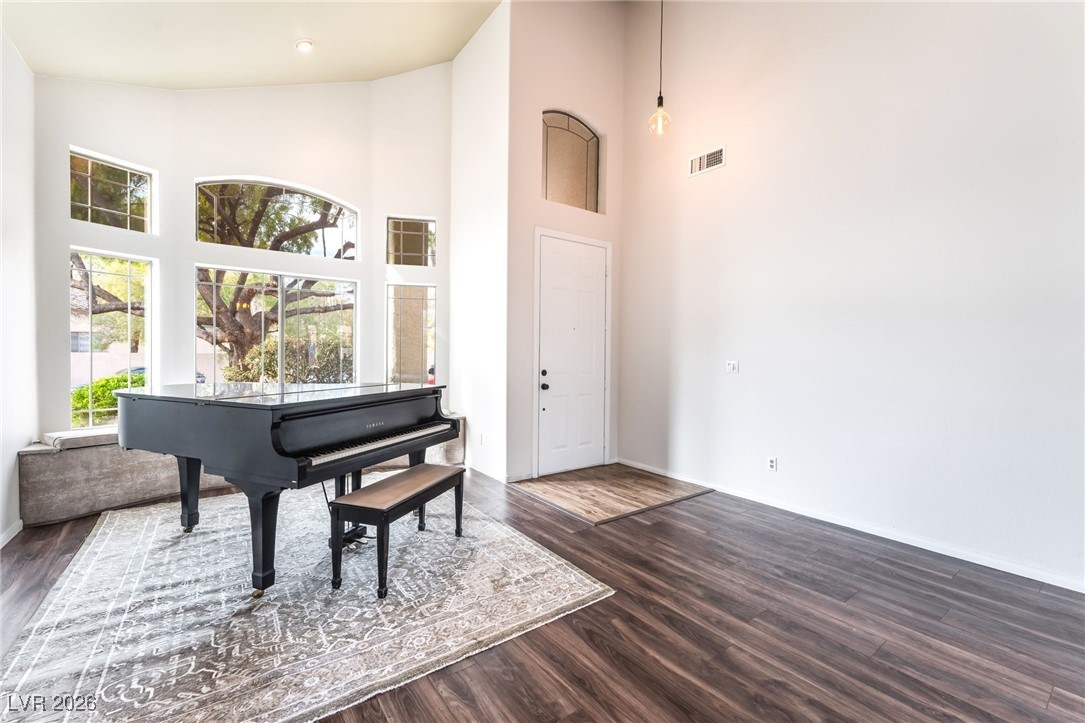 2766 Glen Port Street