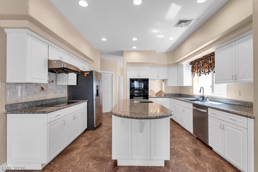 7956 Marbella Circle