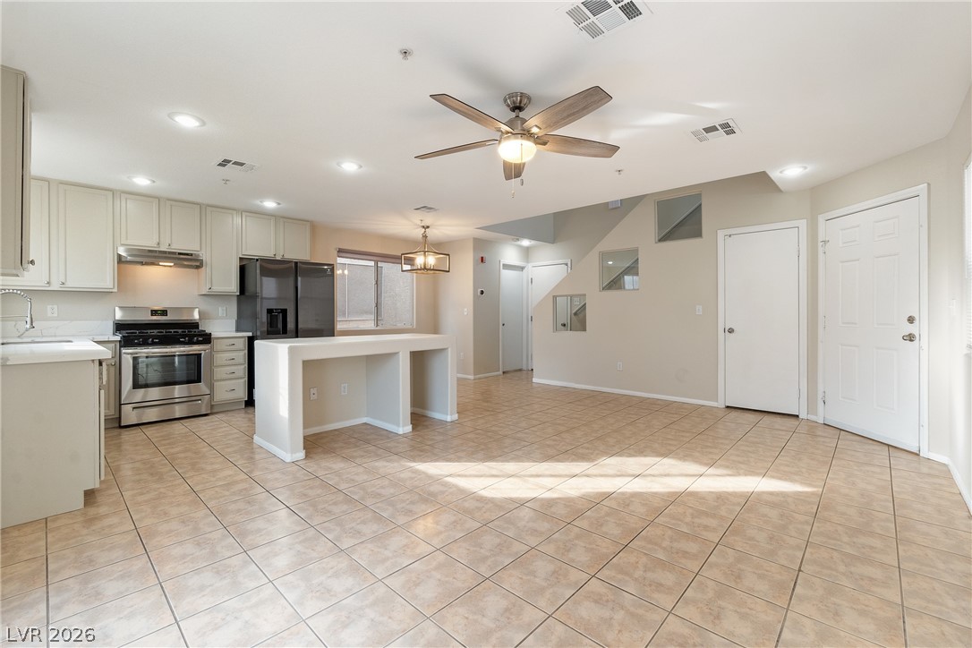 3211 Sunrise Cove Avenue
