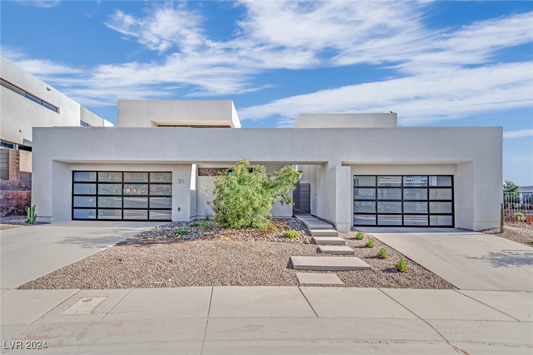 28 Rainbow Point Place