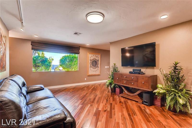 121 E Mulberry Drive