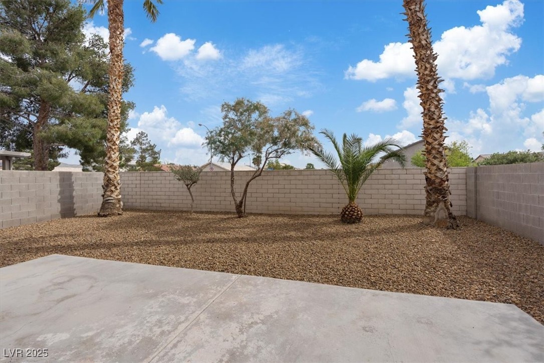 1909 Falling Tree Avenue, North Las Vegas, Nevada image 31