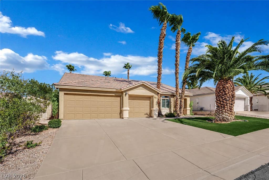Photo of 22 Silica Sand Street, Henderson, NV 89012 (MLS # 2811163)