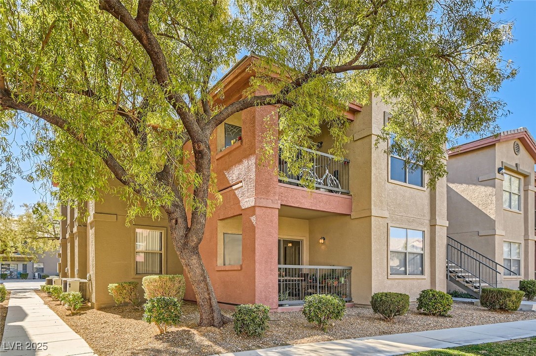 8000 W Badura Avenue 1019
