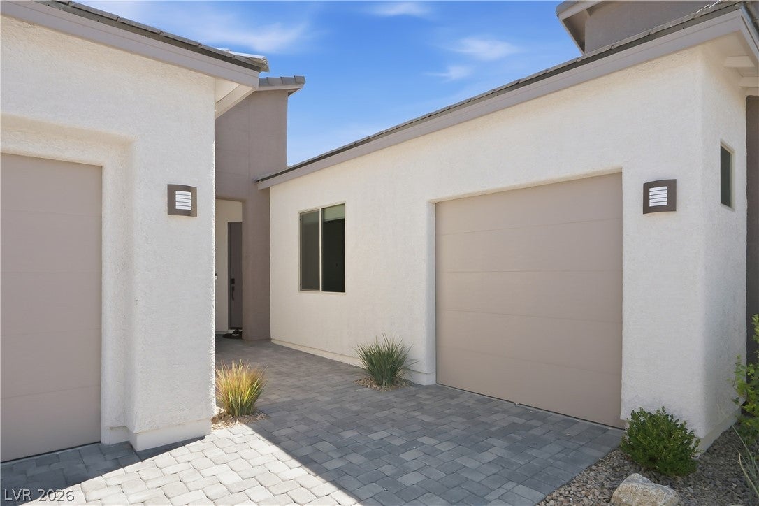 11164 Twisty Ridge Street