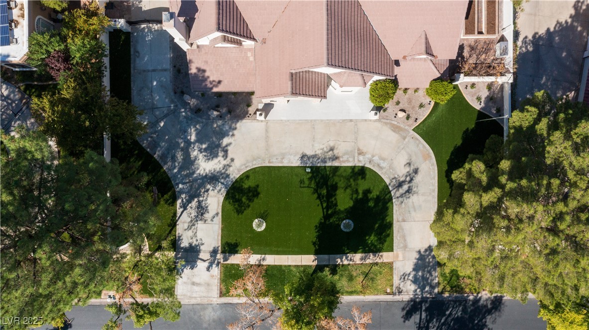 30 Quail Hollow Drive