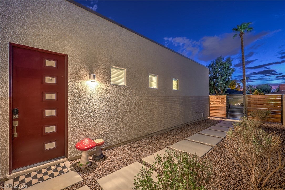 1327 S 8th Street