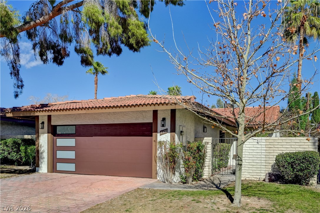 3420 Calle De Corrida