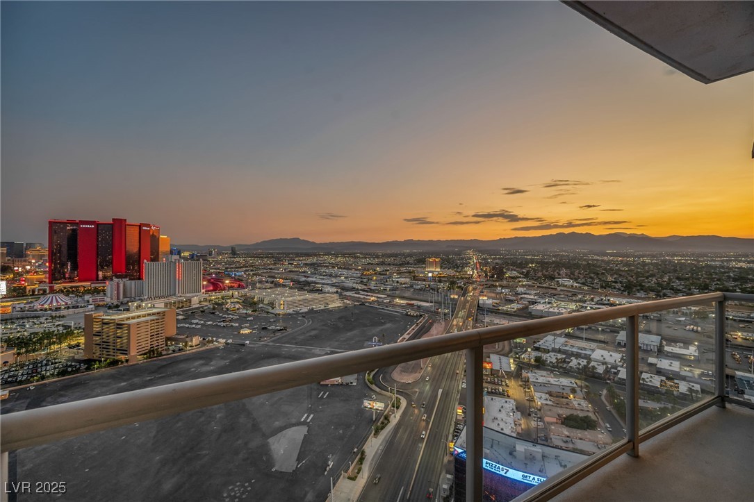200 W Sahara Avenue 3702