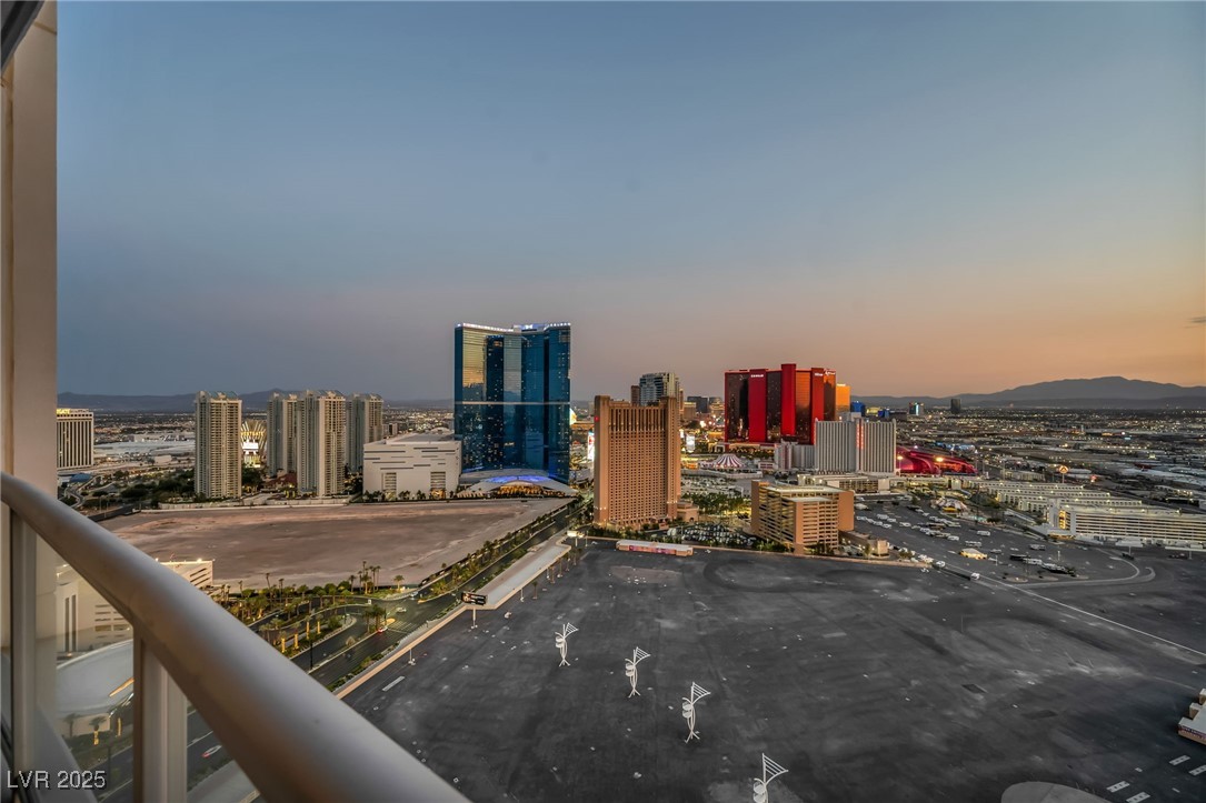 200 W Sahara Avenue 3702