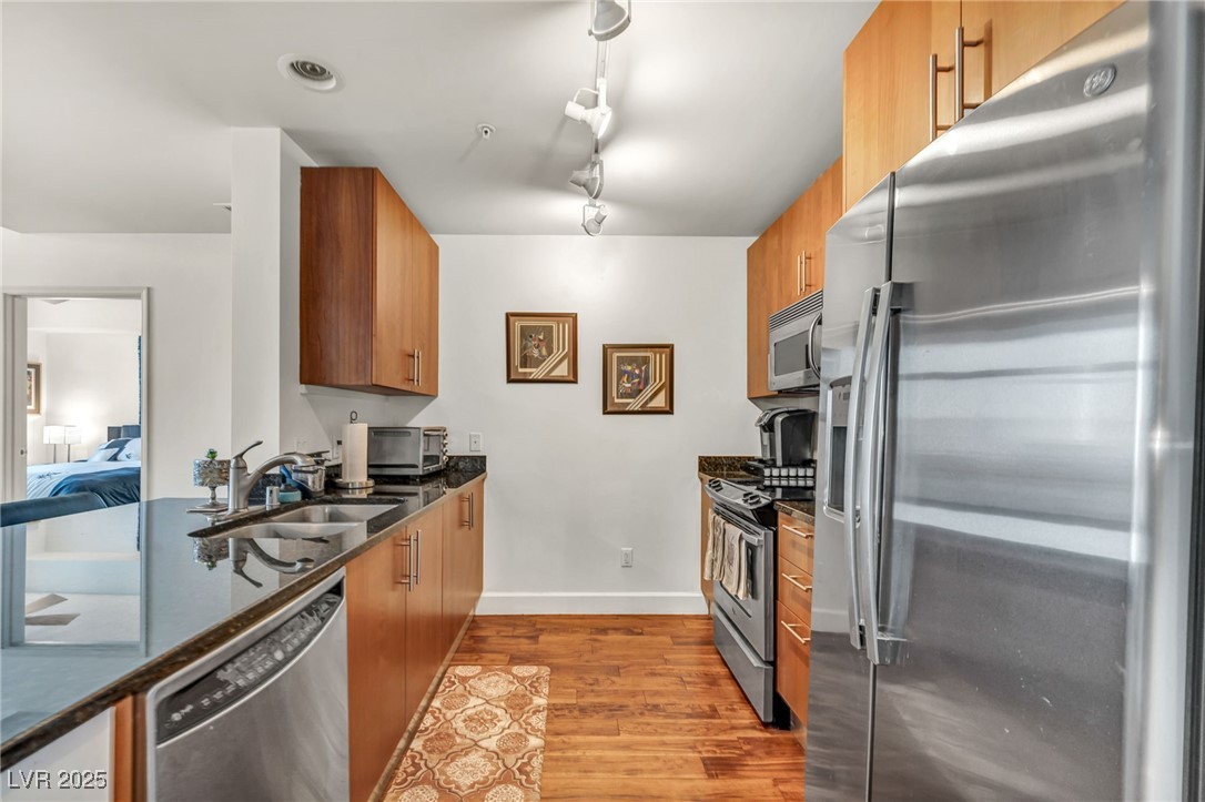 200 W Sahara Avenue 3702