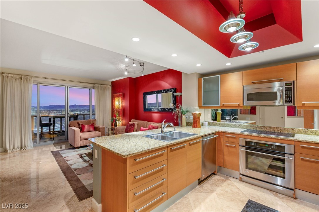 322 KAREN Avenue 2305