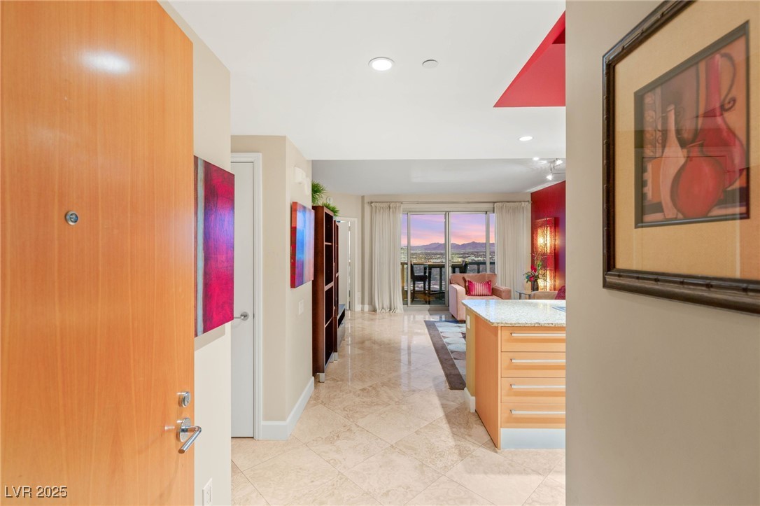 322 KAREN Avenue 2305