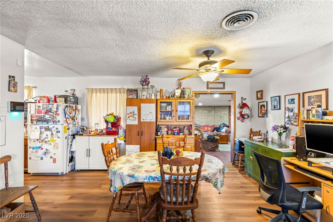 Las Vegas, Nevada 89102, United States, 4 Bedrooms Bedrooms, ,2 BathroomsBathrooms,Residential,Active,228072