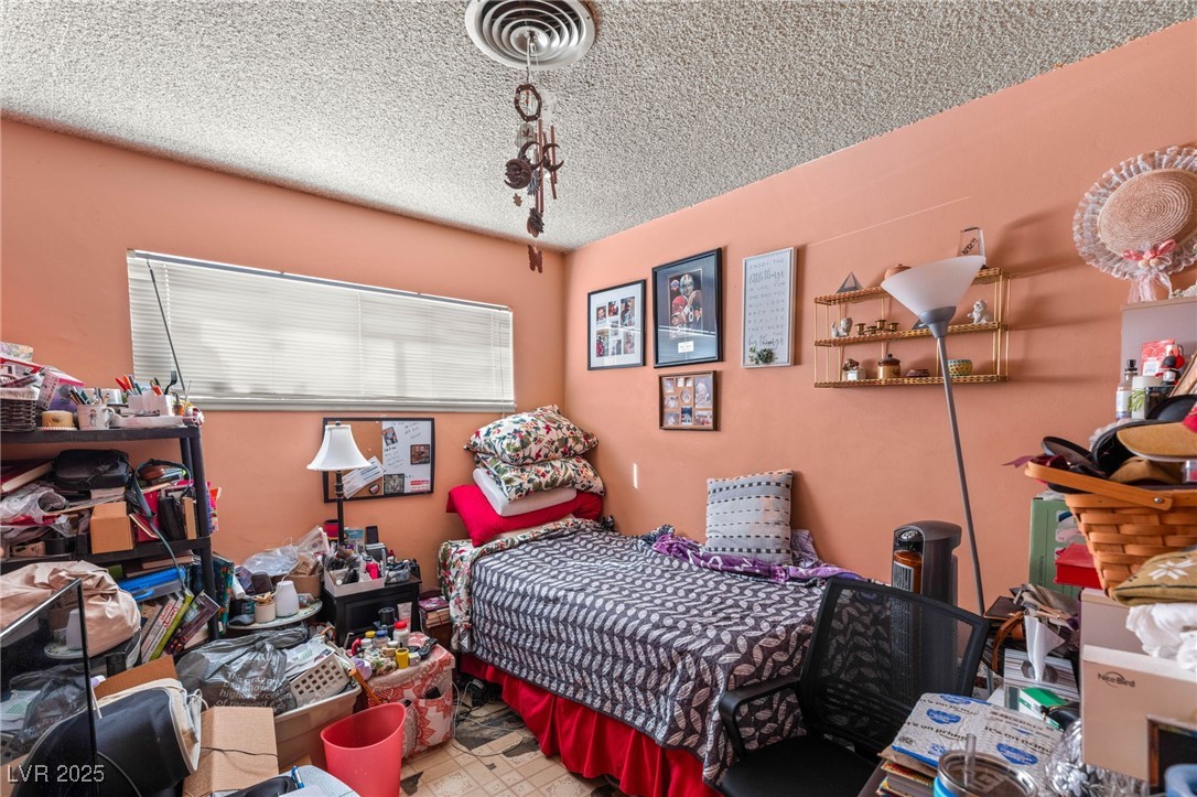 Las Vegas, Nevada 89102, United States, 4 Bedrooms Bedrooms, ,2 BathroomsBathrooms,Residential,Active,228072