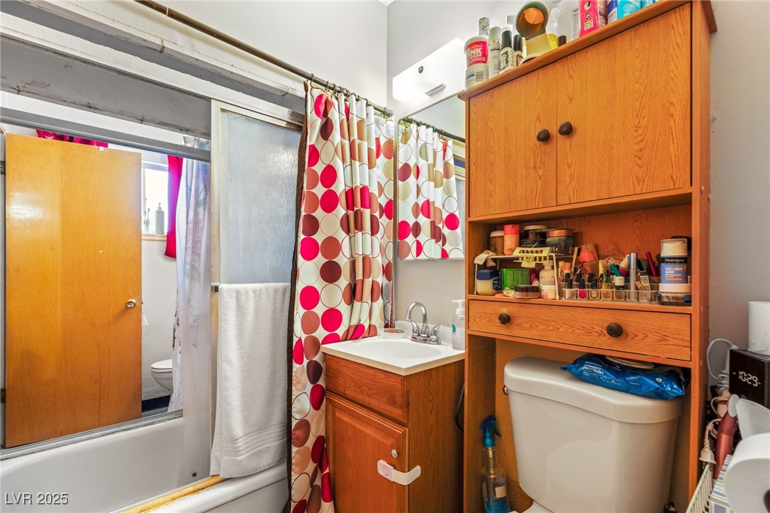 Las Vegas, Nevada 89102, United States, 4 Bedrooms Bedrooms, ,2 BathroomsBathrooms,Residential,Active,228072