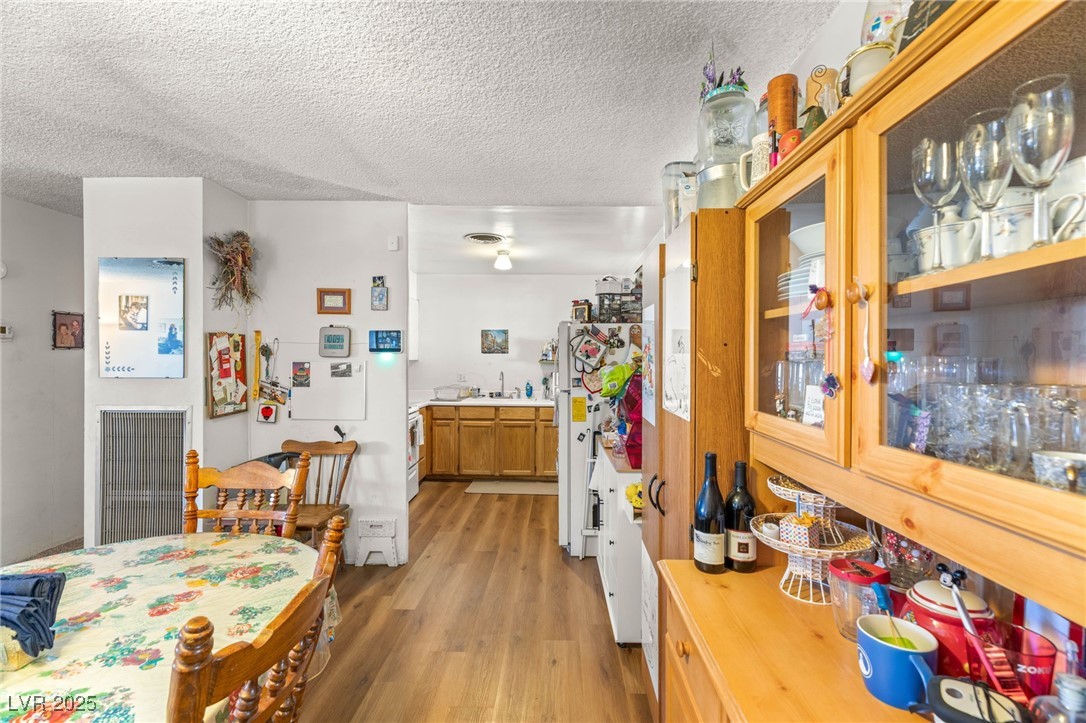 Las Vegas, Nevada 89102, United States, 4 Bedrooms Bedrooms, ,2 BathroomsBathrooms,Residential,Active,228072