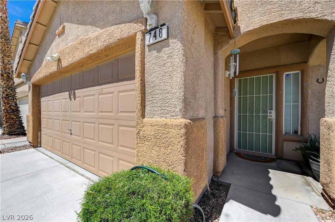 748 Emerald City Avenue