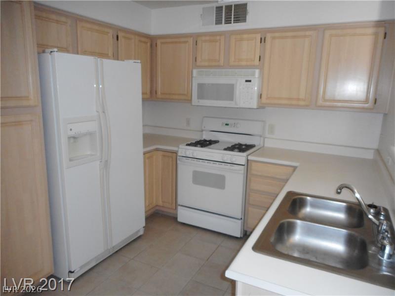 5710 E Tropicana Avenue 1046