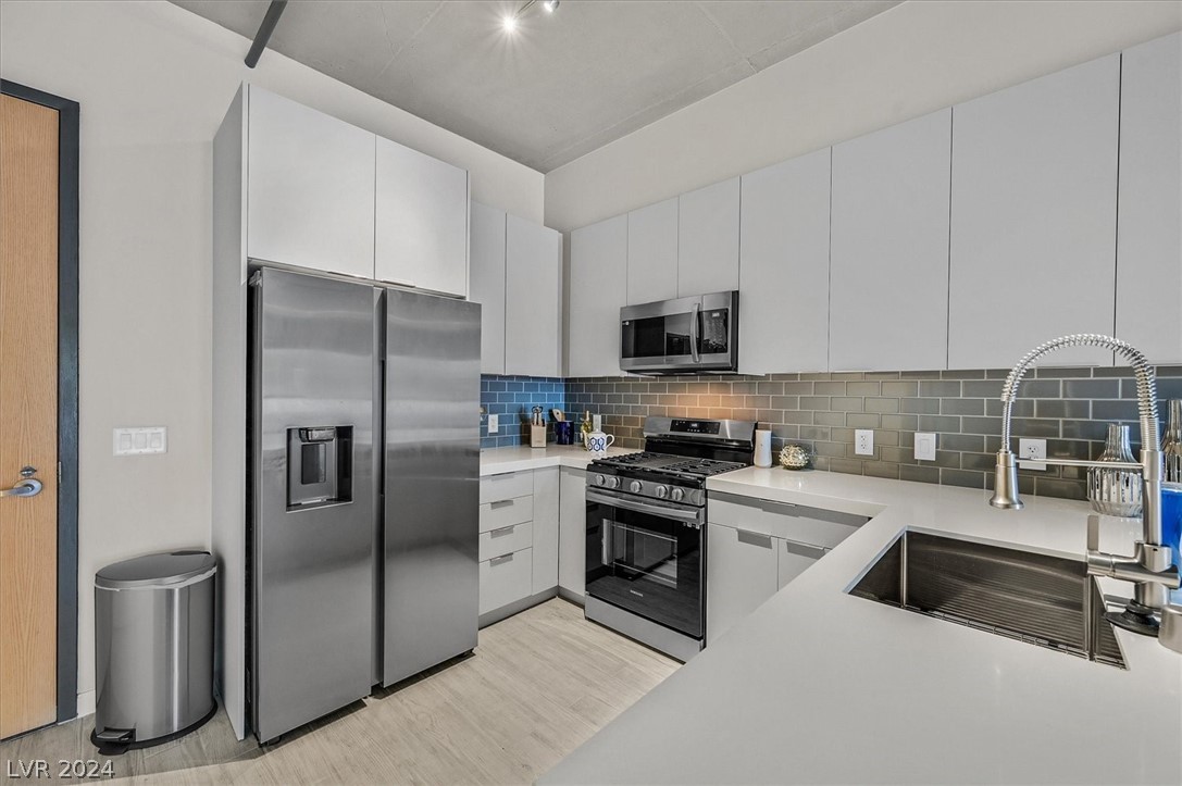 353 E Bonneville Avenue 359