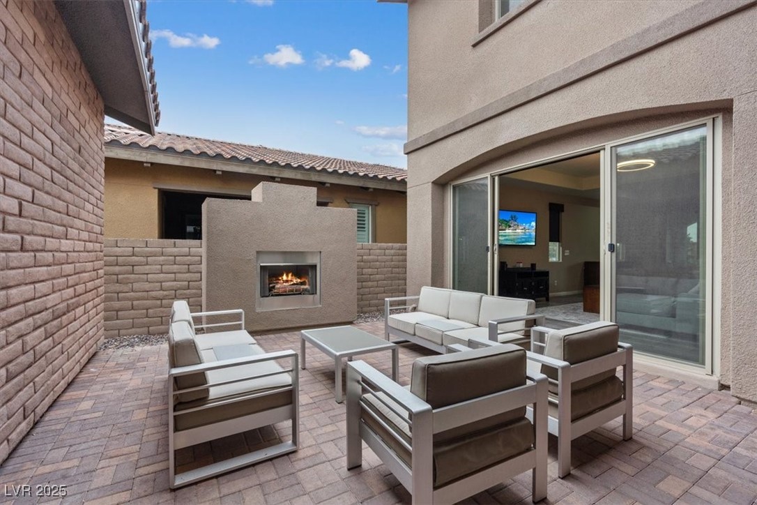 Properties 3 342 Molinetto Street