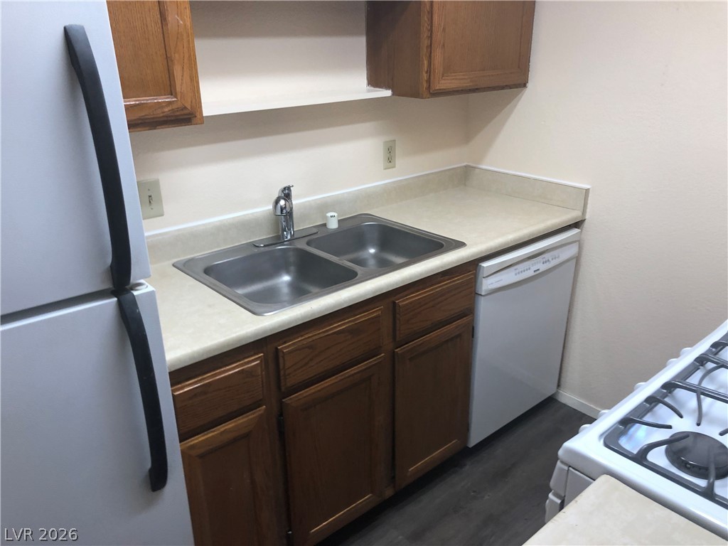 585 Sellers Place
